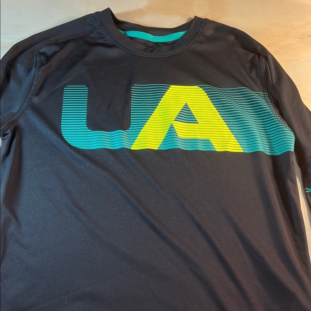 Under Armour Kids Black and Yellow Long Sleeve Tee Sz YXL